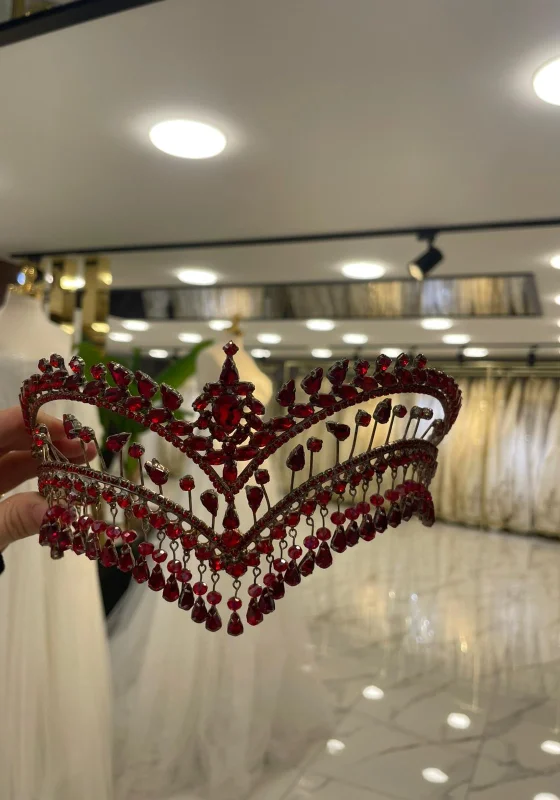 kırmızı taşlı sallantılı
