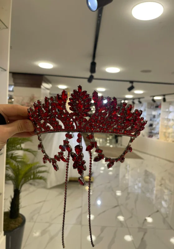 kırmızı zirkon taşlı sarkıt detaylı